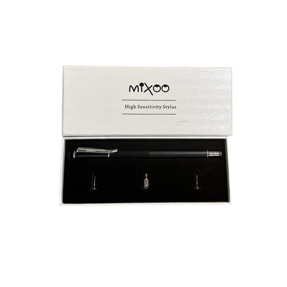 Mixoo High Sensitivity Precision Stylus Pen - Touch Screens Multiple Attachments - Picture 4 of 7